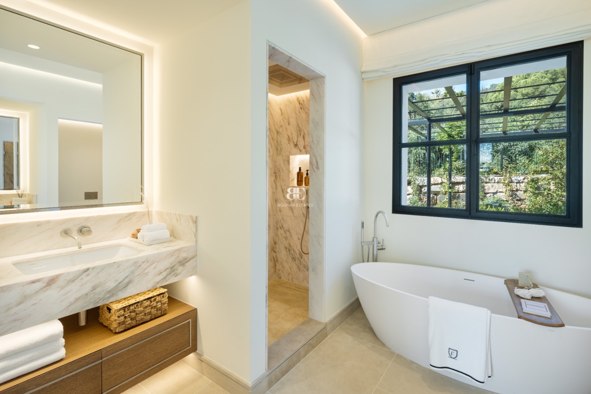 Resale - Villa -
Marbella - Sierra Blanca