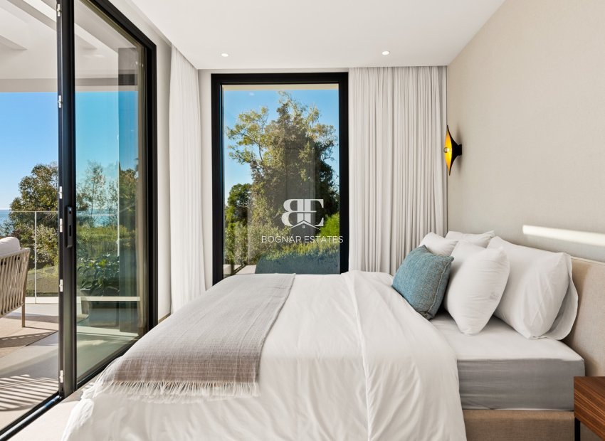 Resale - Villa -
Marbella - Sierra Blanca