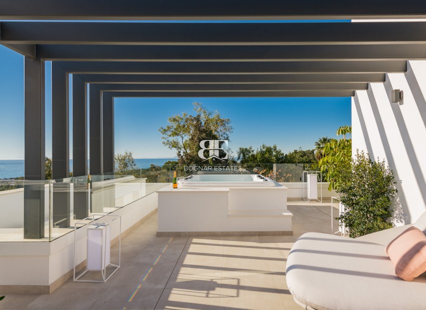 Resale - Villa -
Marbella - Sierra Blanca