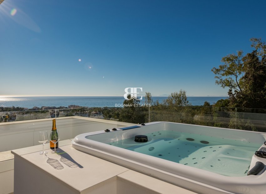 Resale - Villa -
Marbella - Sierra Blanca