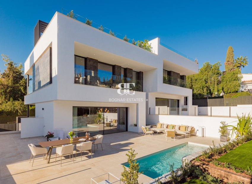 Resale - Villa -
Marbella - Sierra Blanca