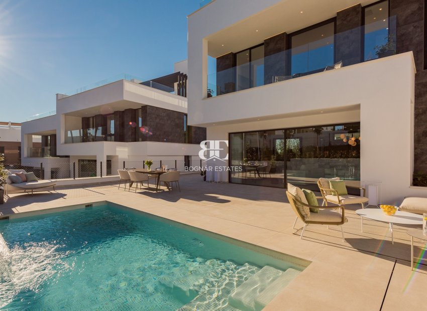 Resale - Villa -
Marbella - Sierra Blanca