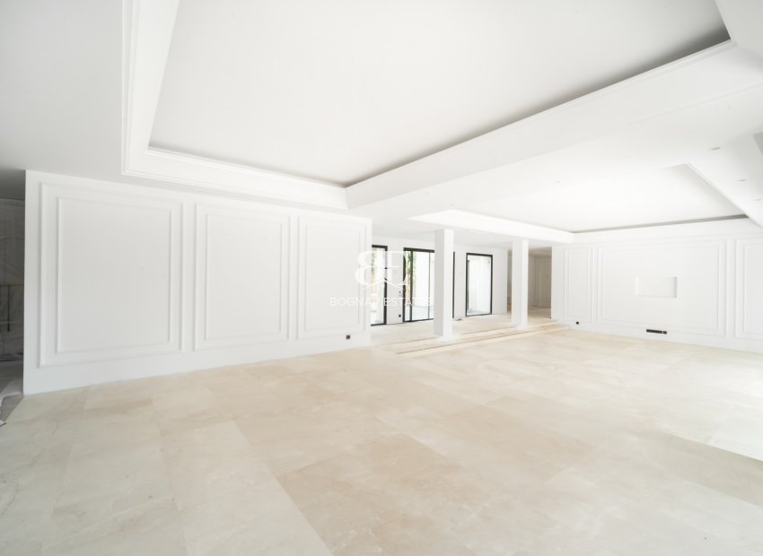 Resale - Villa -
Marbella - Sierra Blanca