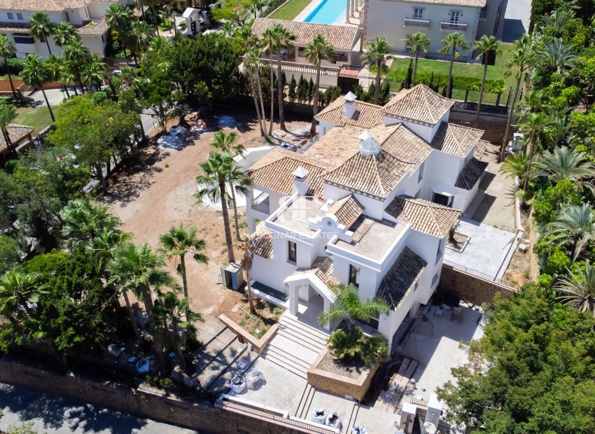 Resale - Villa -
Marbella - Sierra Blanca