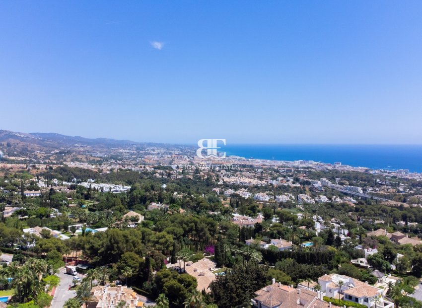 Resale - Villa -
Marbella - Sierra Blanca