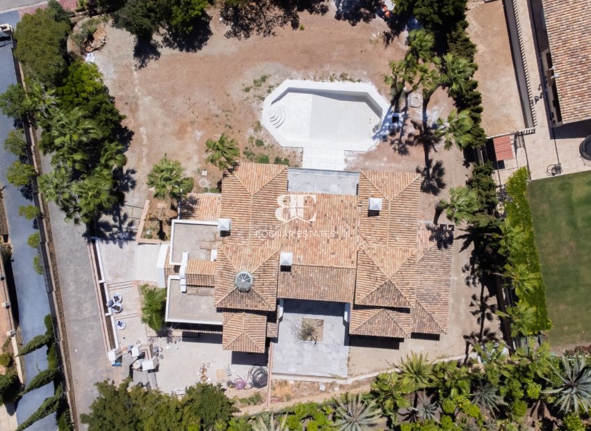 Resale - Villa -
Marbella - Sierra Blanca