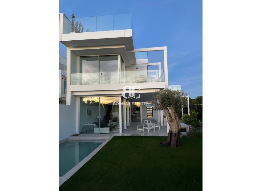 Resale - Villa -
Marbella - Sierra Blanca