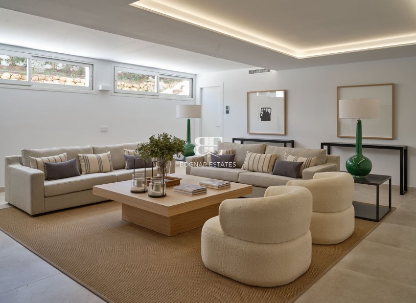 Resale - Villa -
Marbella - Sierra Blanca