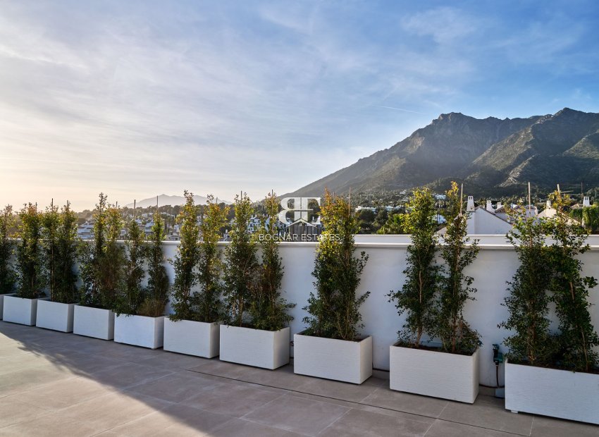 Resale - Villa -
Marbella - Sierra Blanca