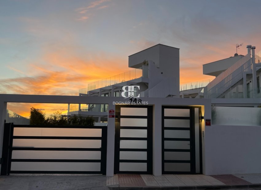 Resale - Villa -
Marbella - Sierra Blanca