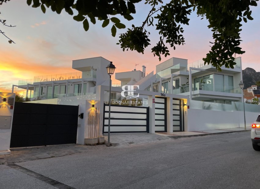Resale - Villa -
Marbella - Sierra Blanca