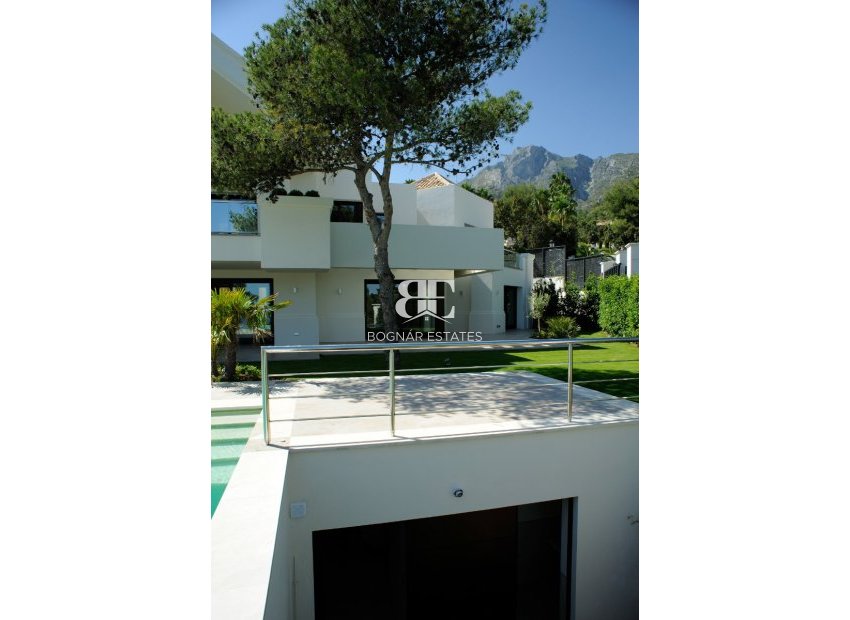 Resale - Villa -
Marbella - Sierra Blanca