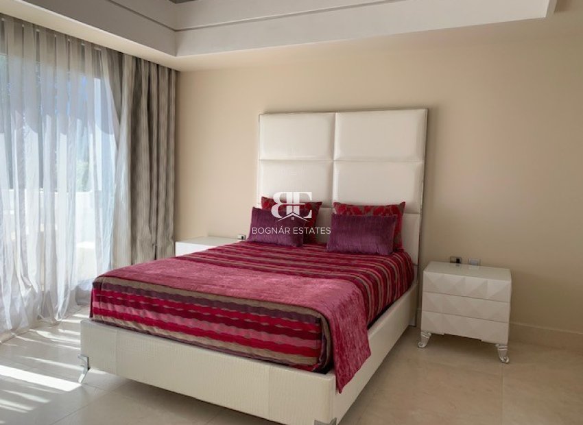 Resale - Villa -
Marbella - Sierra Blanca