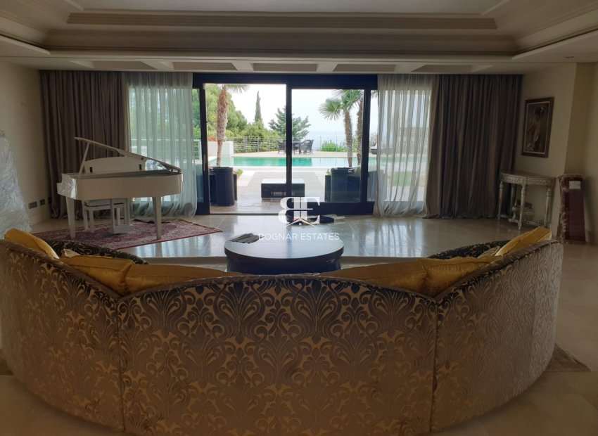Resale - Villa -
Marbella - Sierra Blanca
