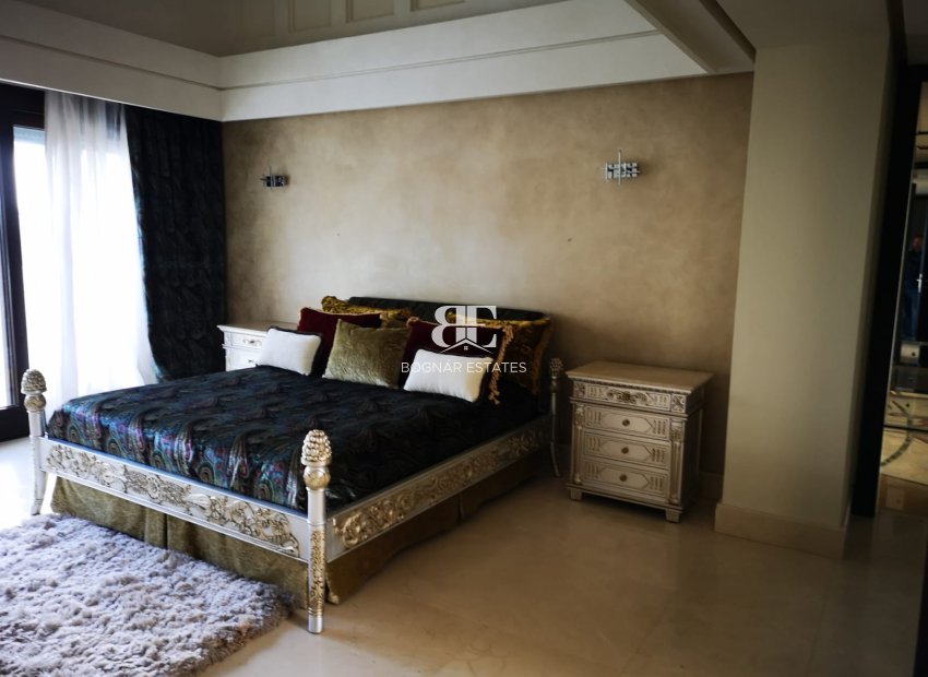 Resale - Villa -
Marbella - Sierra Blanca