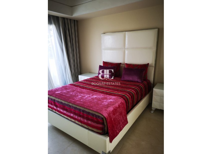 Resale - Villa -
Marbella - Sierra Blanca