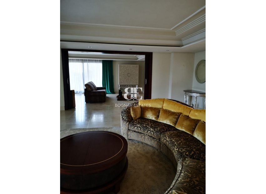 Resale - Villa -
Marbella - Sierra Blanca