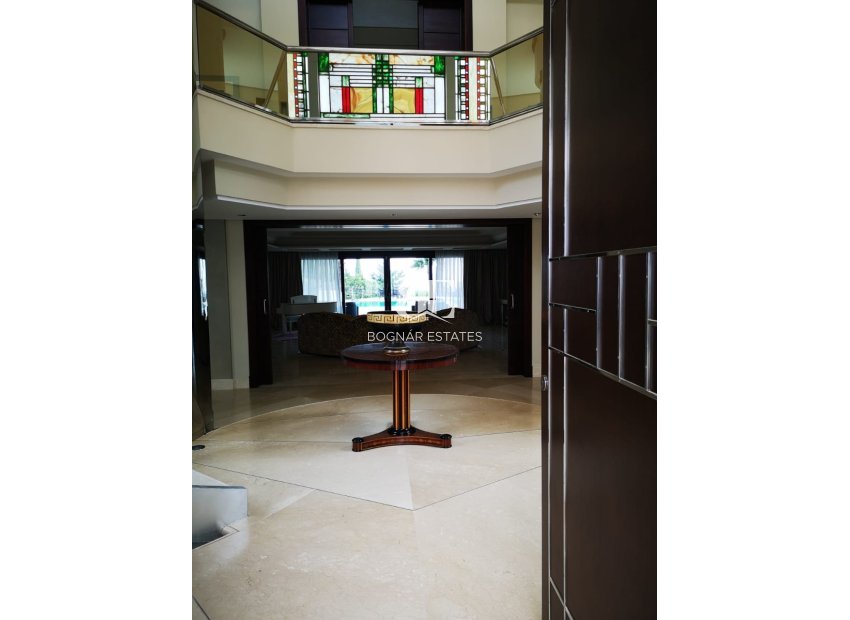 Resale - Villa -
Marbella - Sierra Blanca