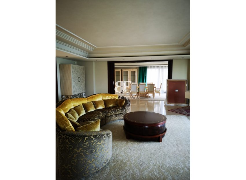 Resale - Villa -
Marbella - Sierra Blanca