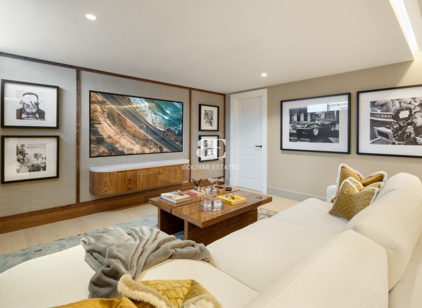 Resale - Villa -
Marbella - Sierra Blanca