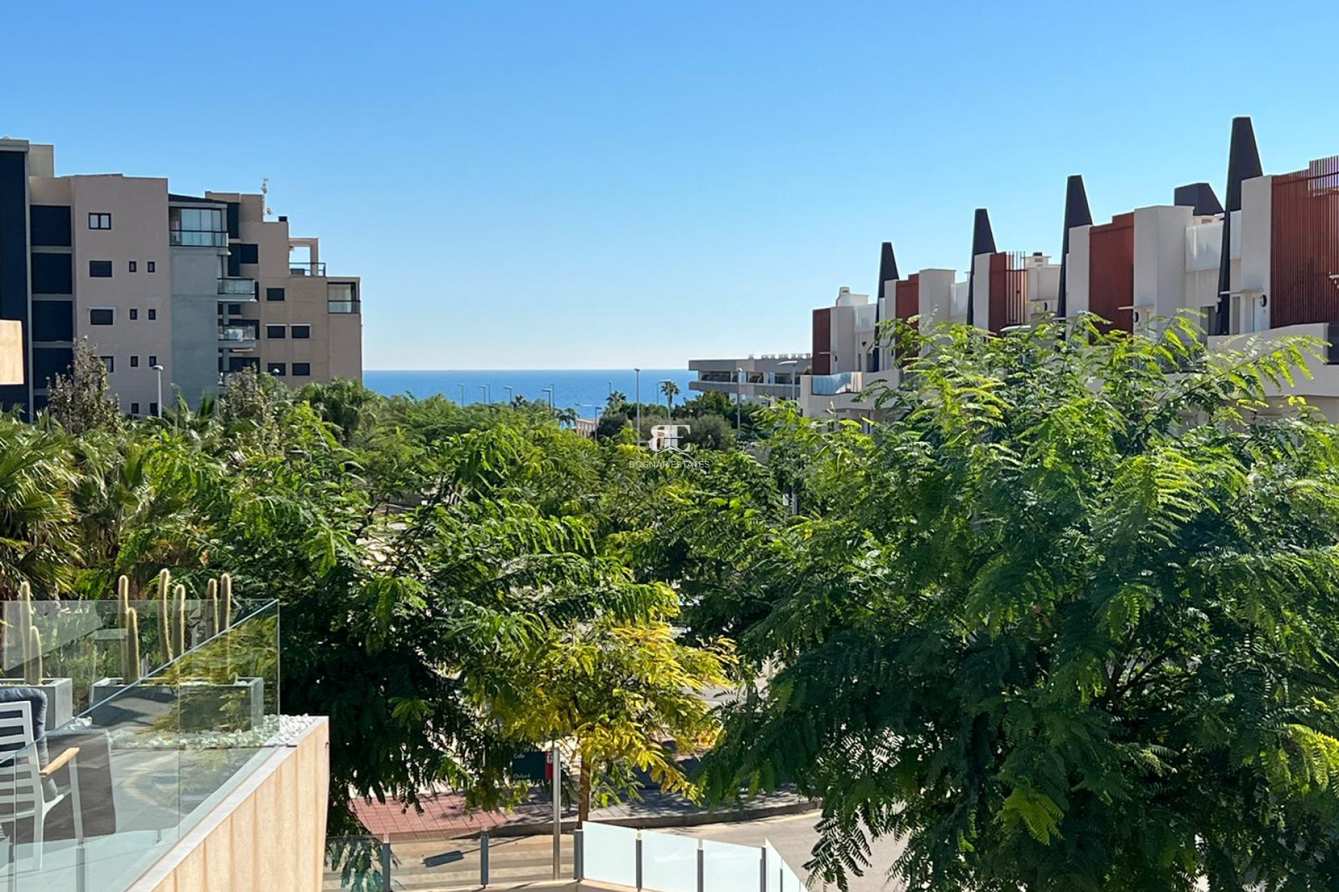 Resale - Villa -
Mil Palmeras - Costa Blanca