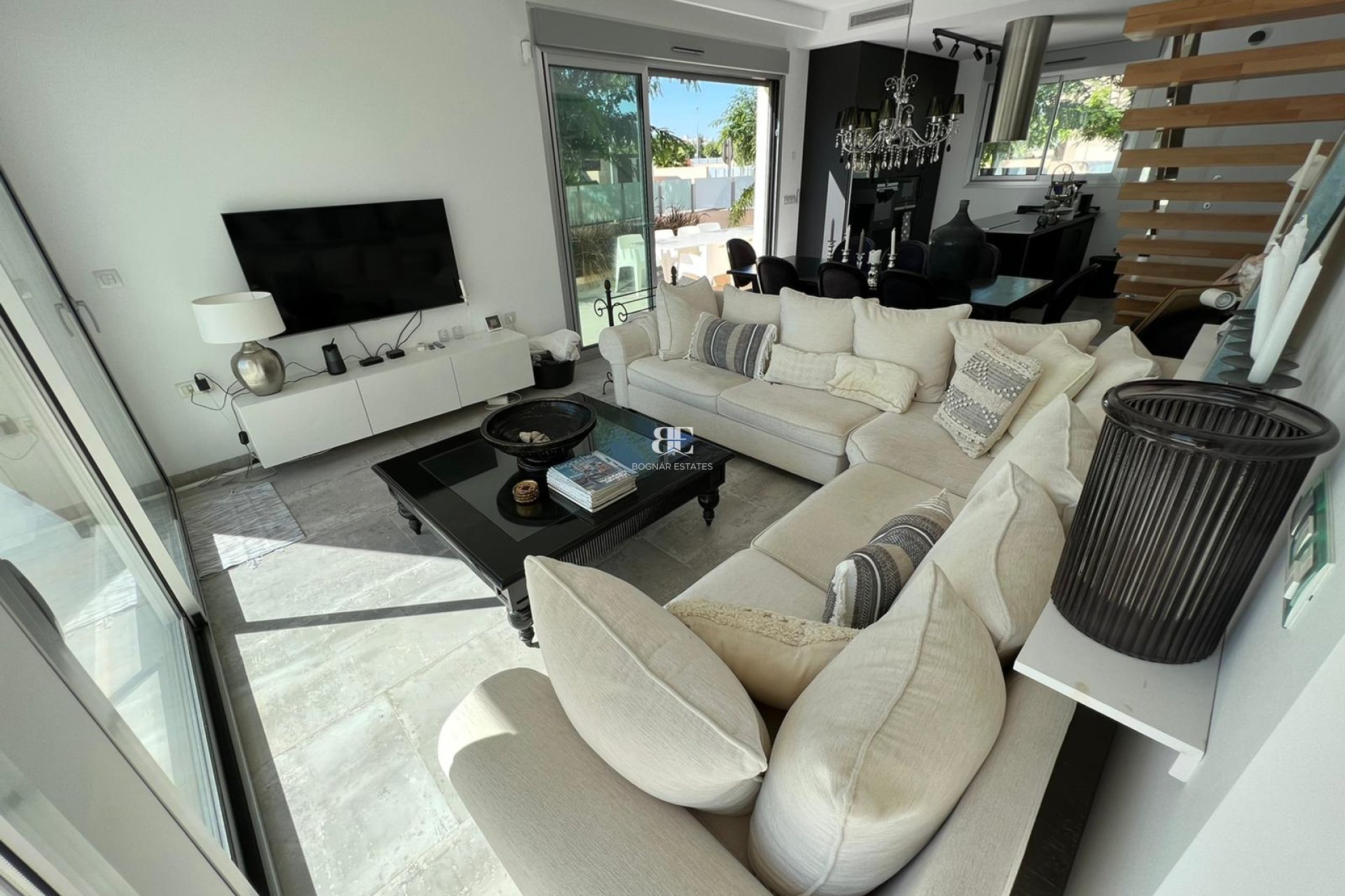 Resale - Villa -
Mil Palmeras - Costa Blanca