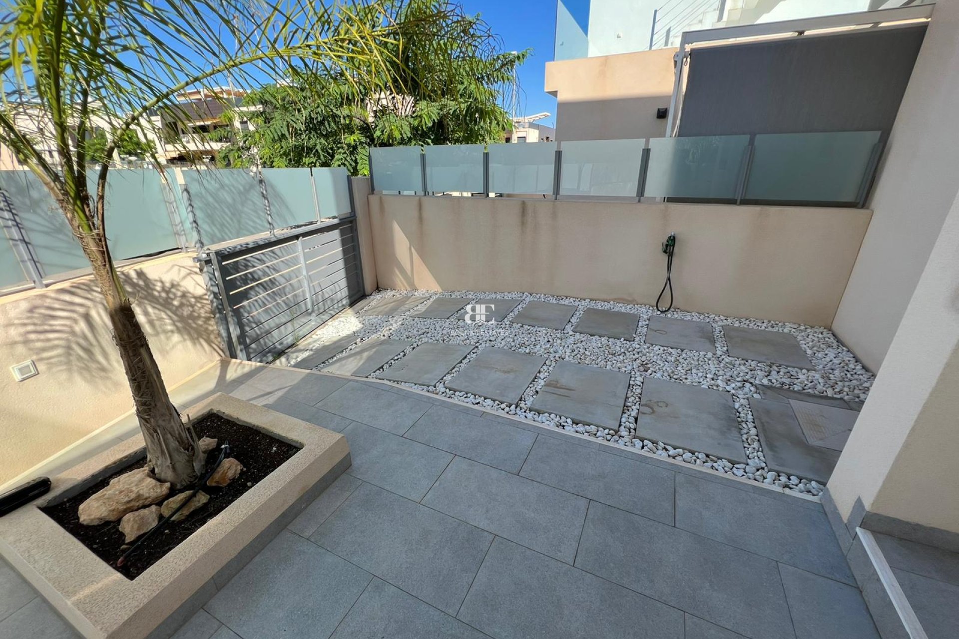 Resale - Villa -
Mil Palmeras - Costa Blanca