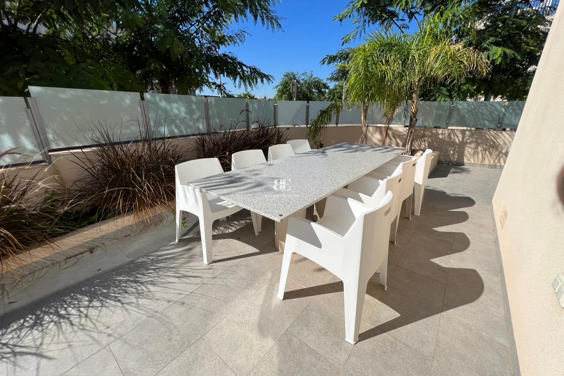 Resale - Villa -
Mil Palmeras - Costa Blanca