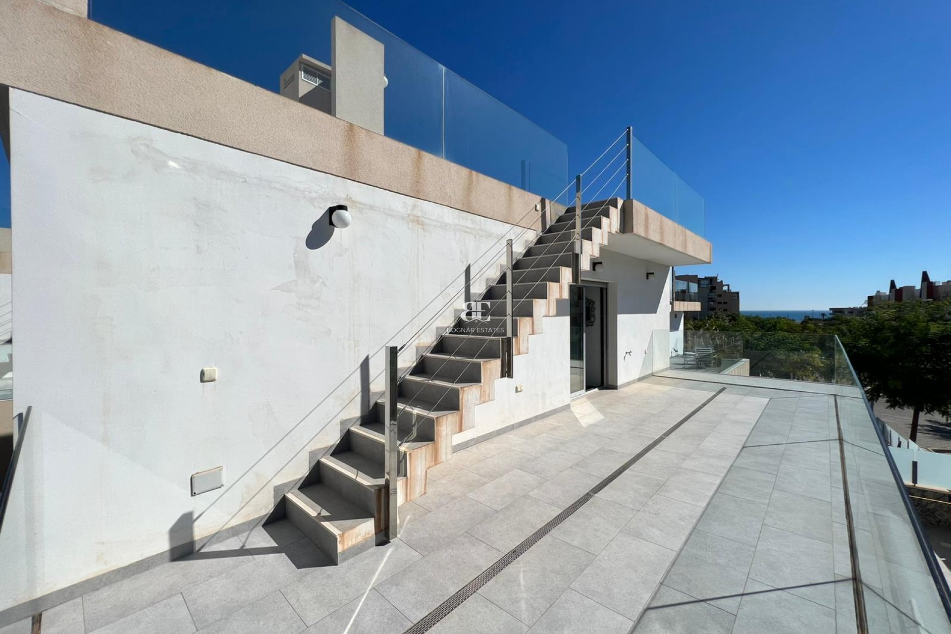 Resale - Villa -
Mil Palmeras - Costa Blanca