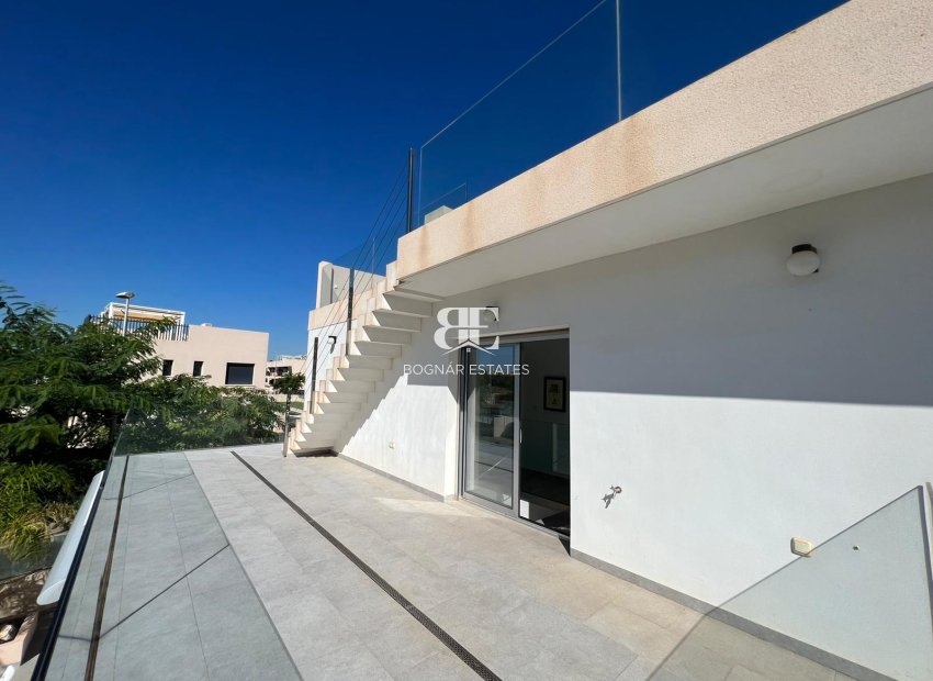 Resale - Villa -
Mil Palmeras - Costa Blanca