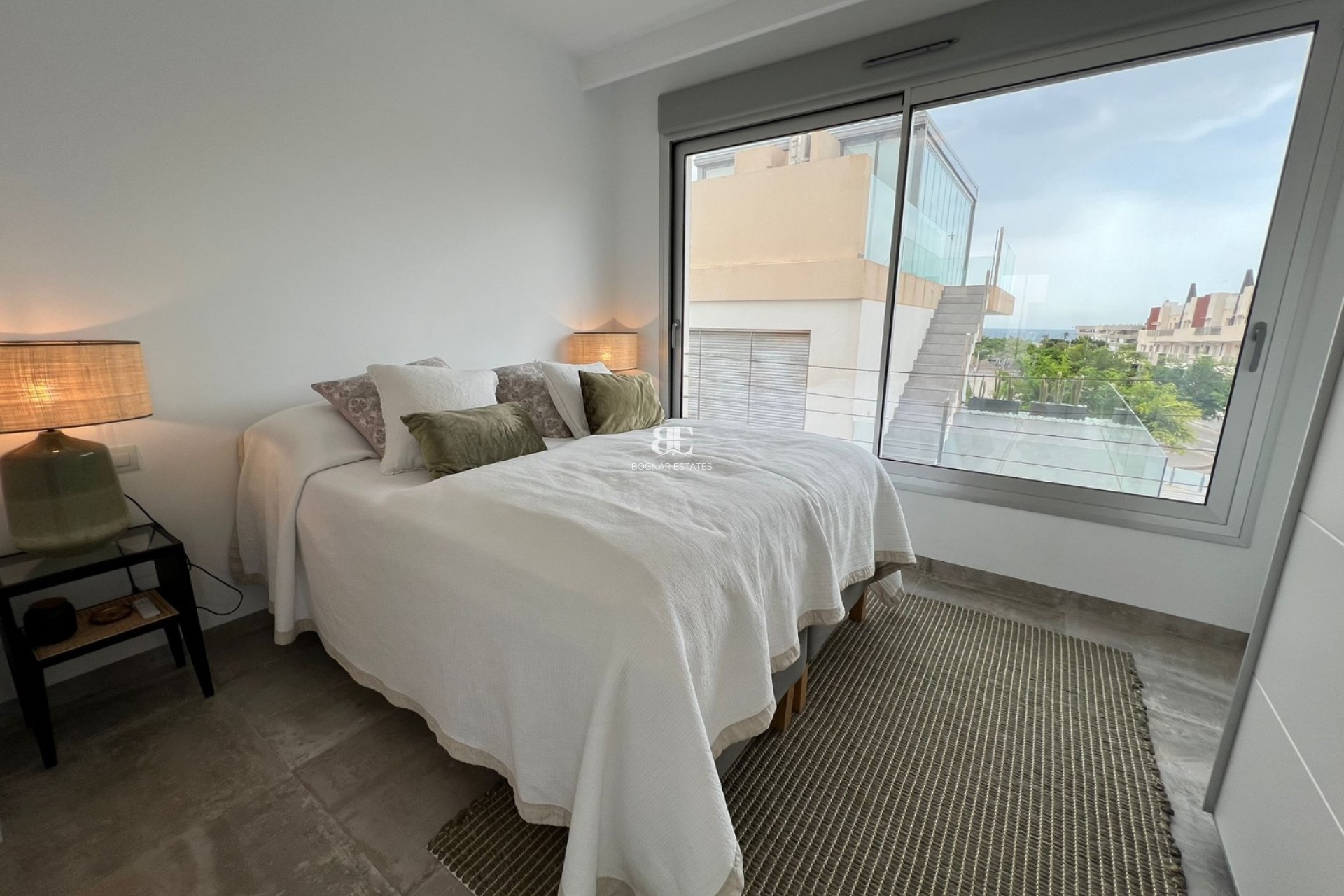 Resale - Villa -
Mil Palmeras - Costa Blanca