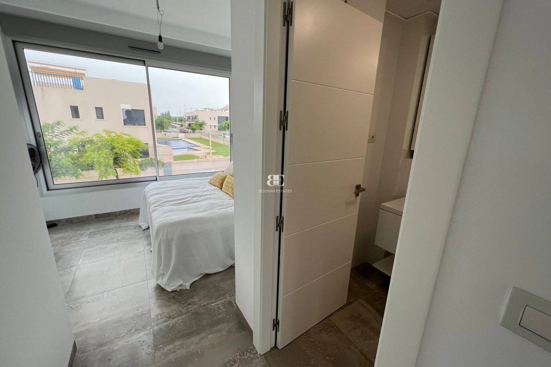 Resale - Villa -
Mil Palmeras - Costa Blanca