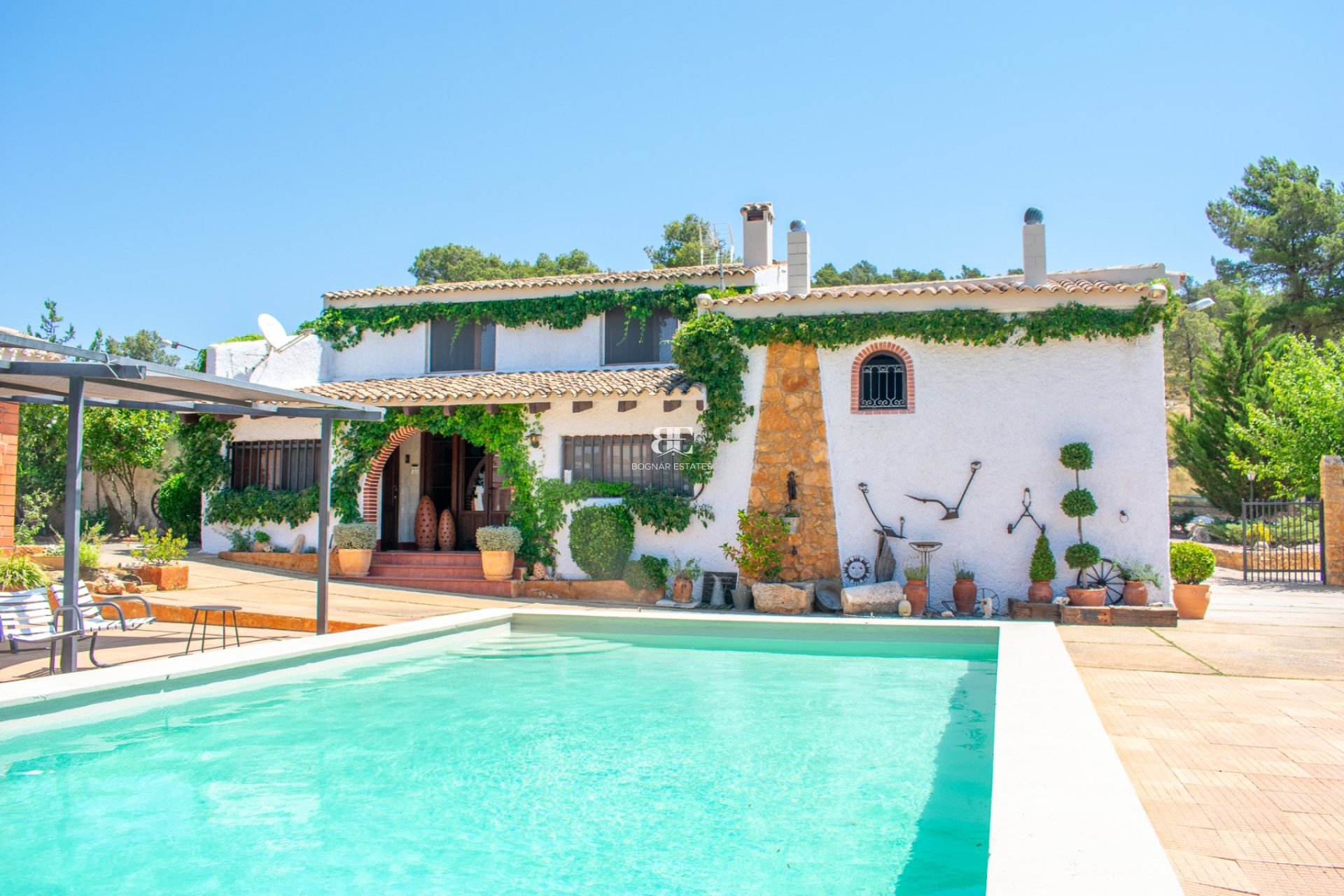 Resale - Villa -
Onil