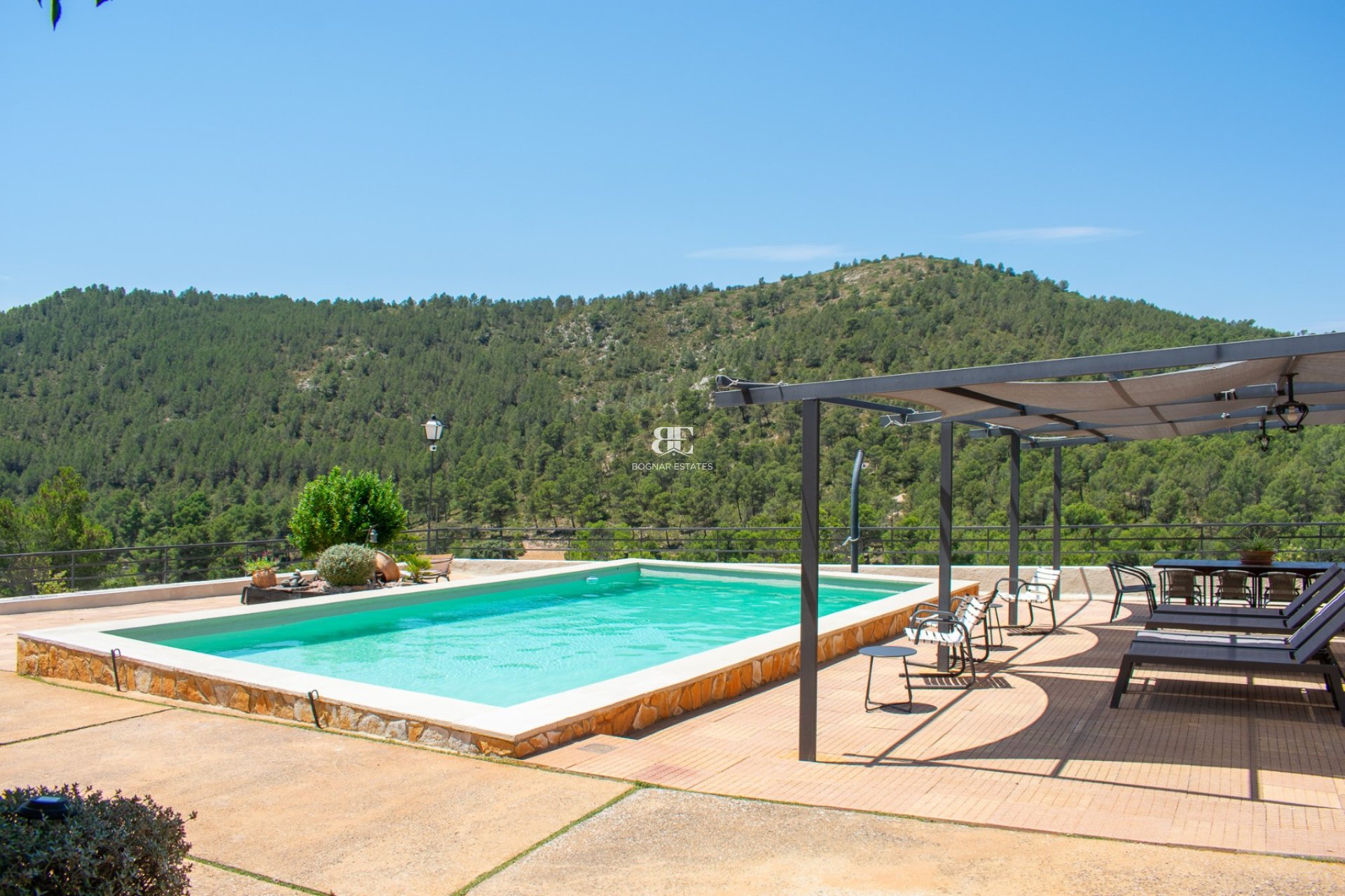 Resale - Villa -
Onil