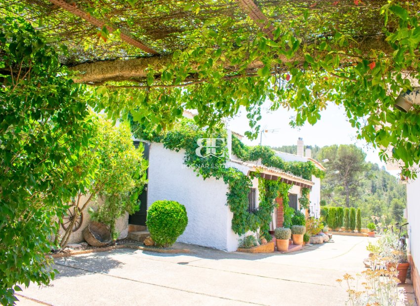 Resale - Villa -
Onil