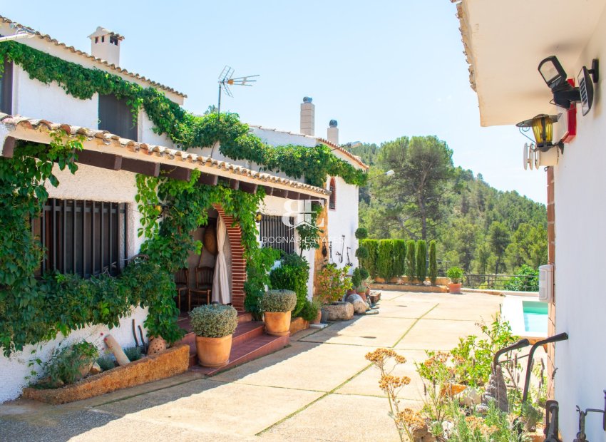 Resale - Villa -
Onil