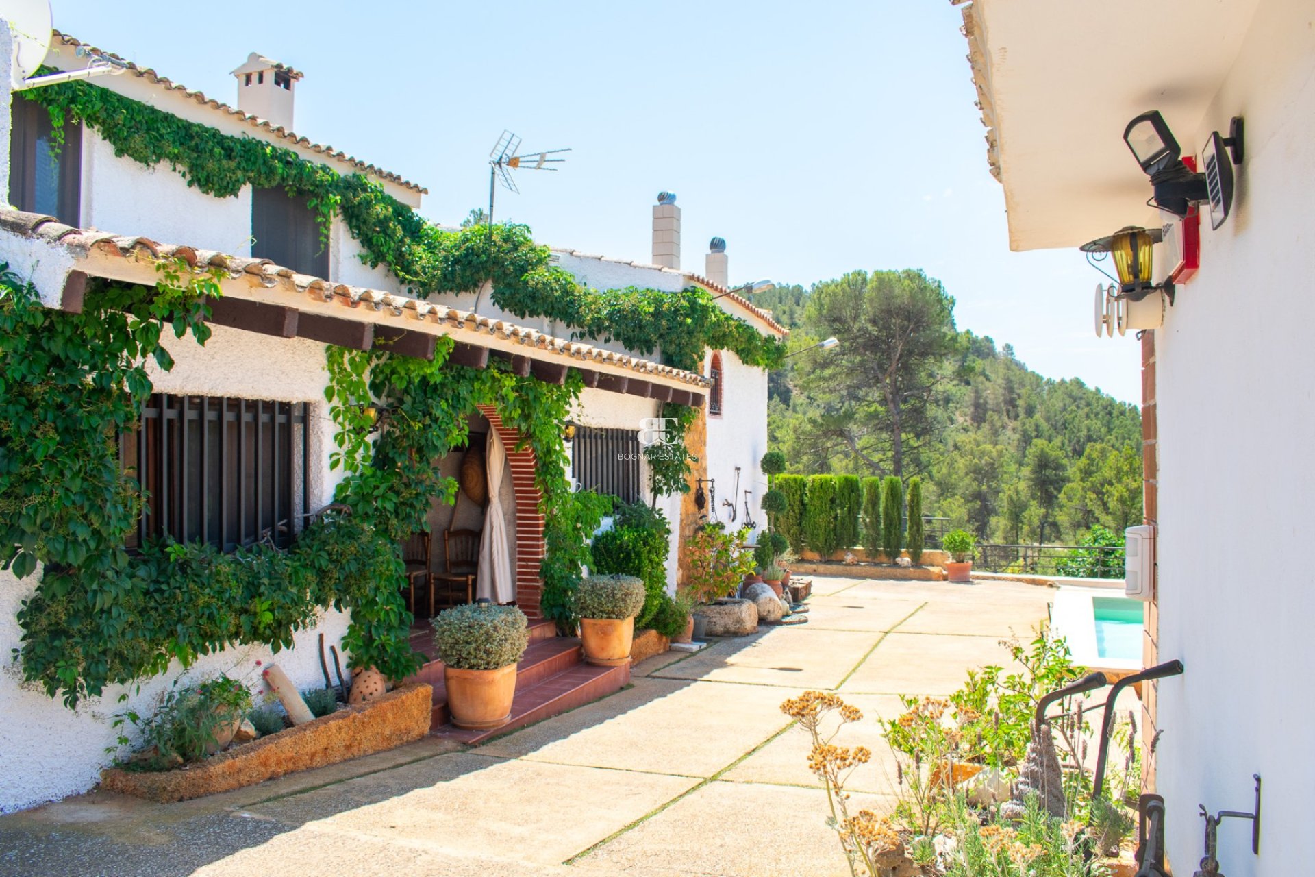 Resale - Villa -
Onil