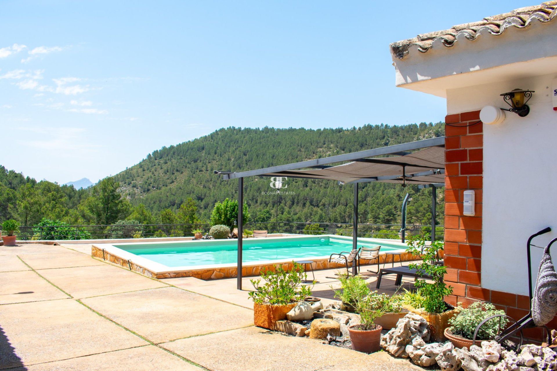 Resale - Villa -
Onil