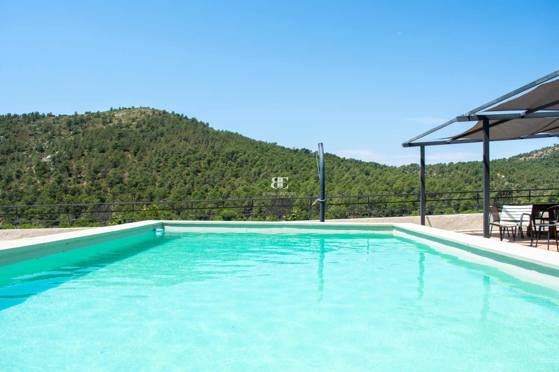 Resale - Villa -
Onil