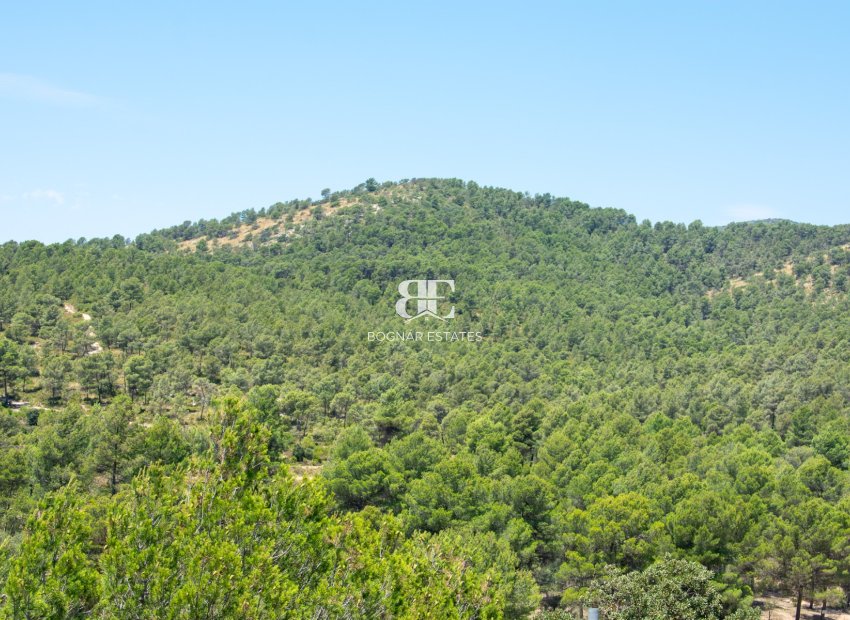 Resale - Villa -
Onil