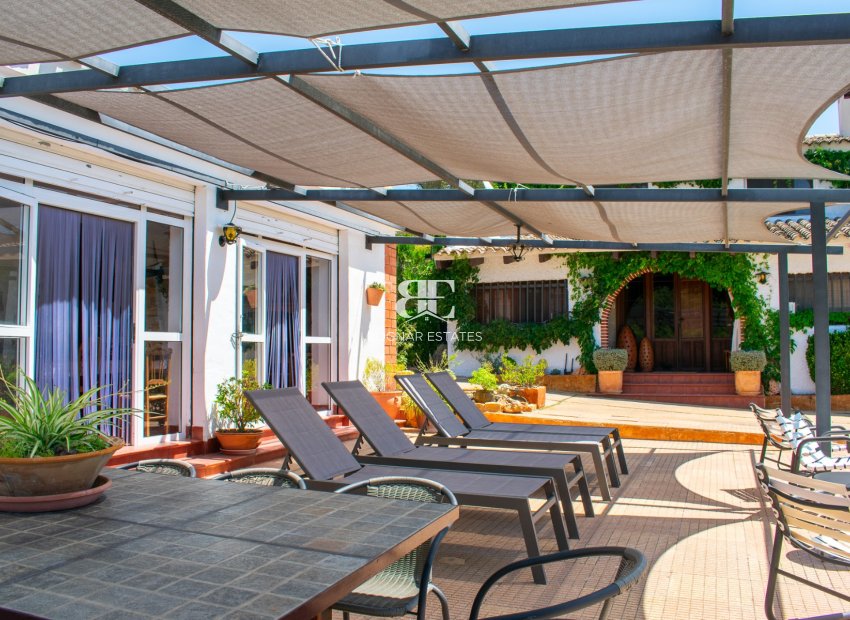 Resale - Villa -
Onil