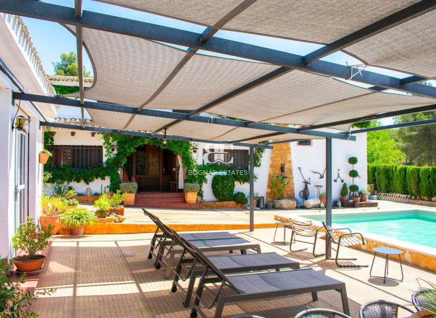 Resale - Villa -
Onil