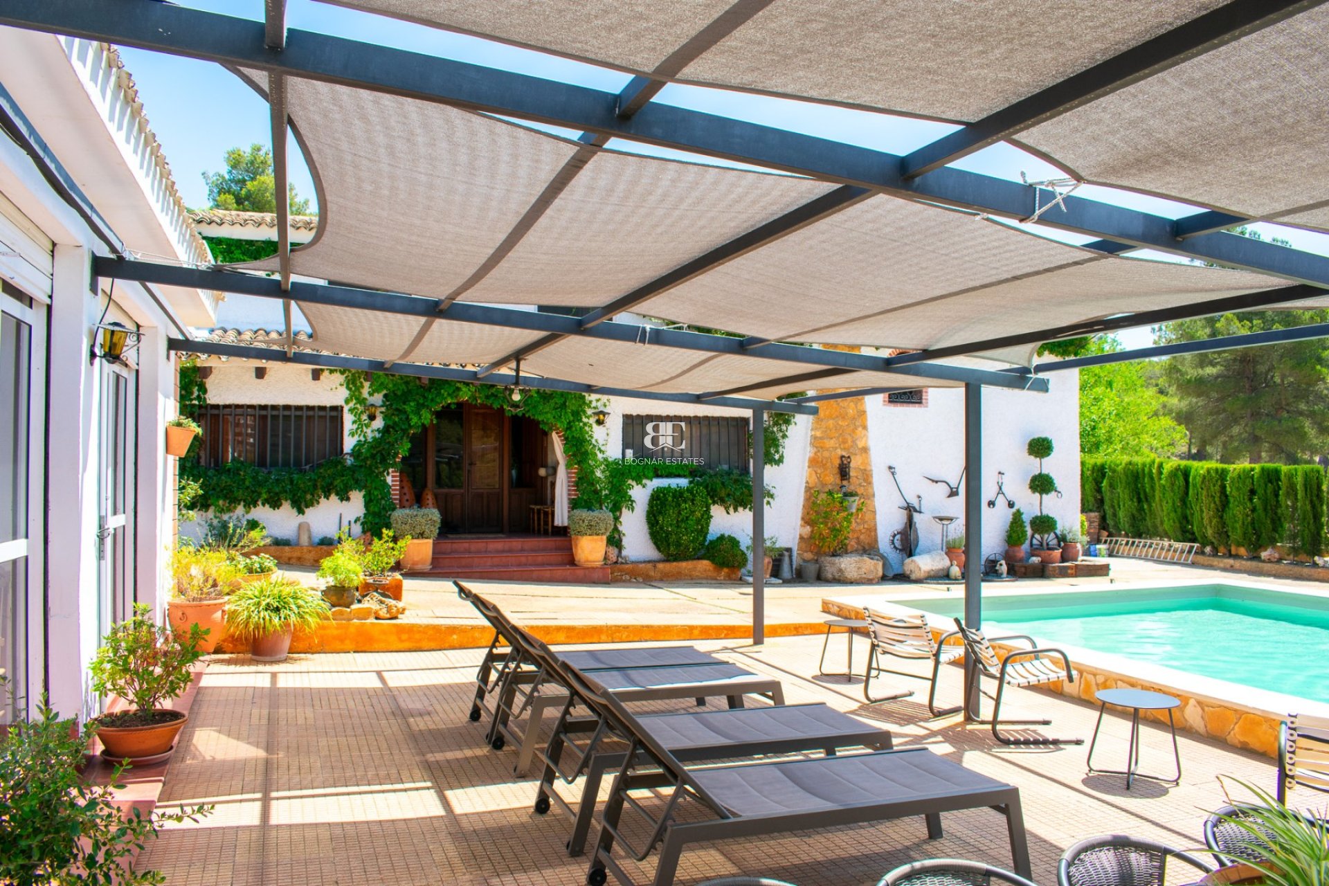 Resale - Villa -
Onil