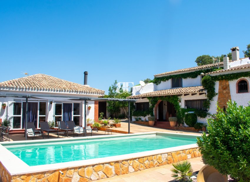 Resale - Villa -
Onil