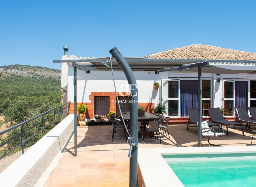 Resale - Villa -
Onil