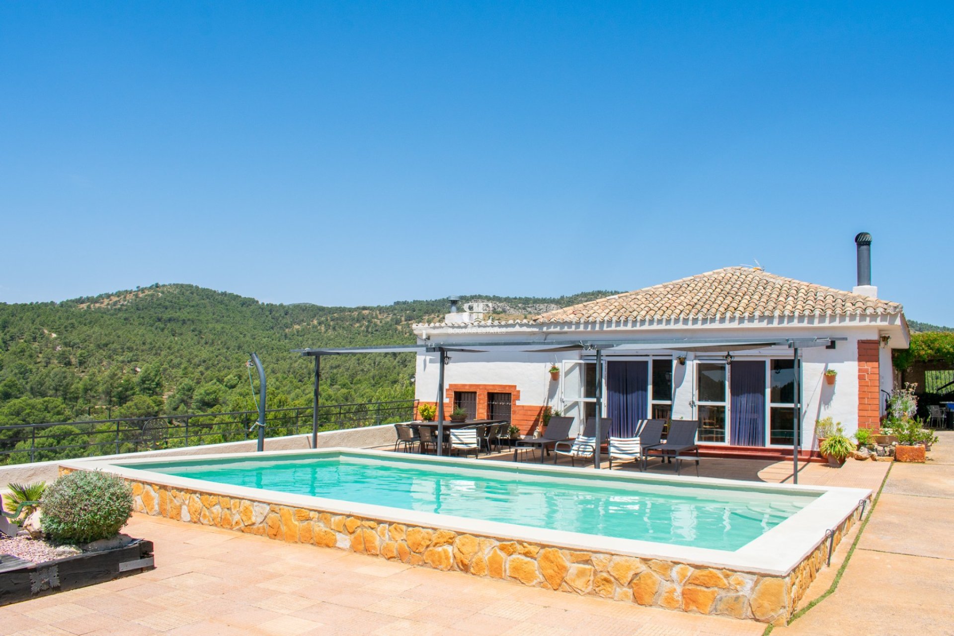 Resale - Villa -
Onil