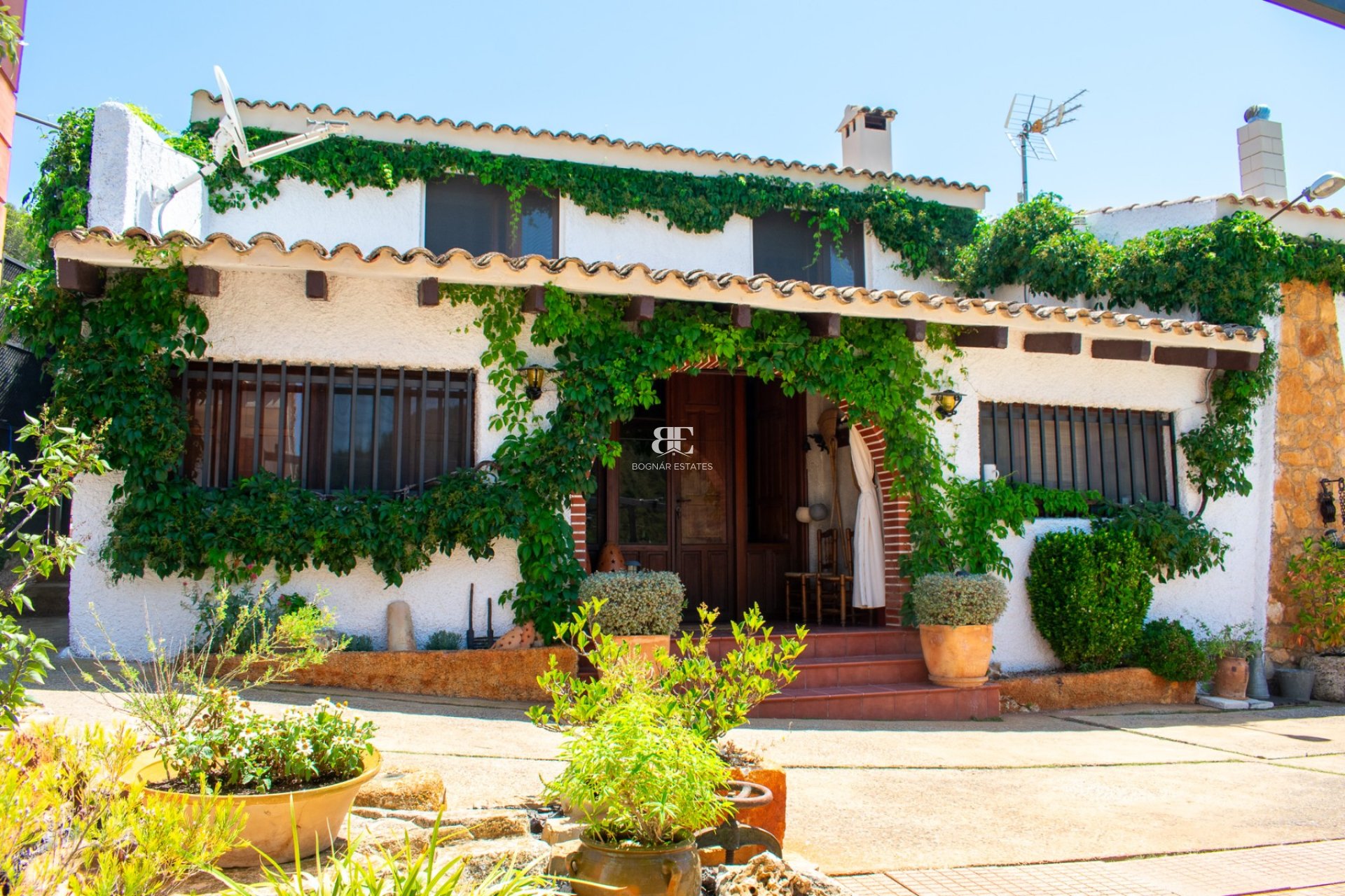 Resale - Villa -
Onil