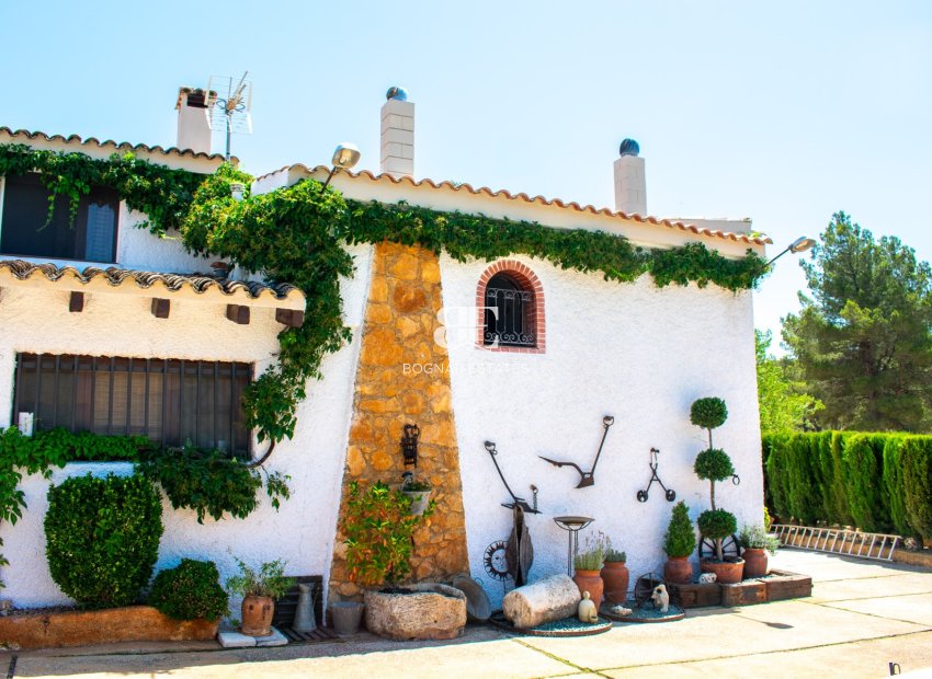Resale - Villa -
Onil