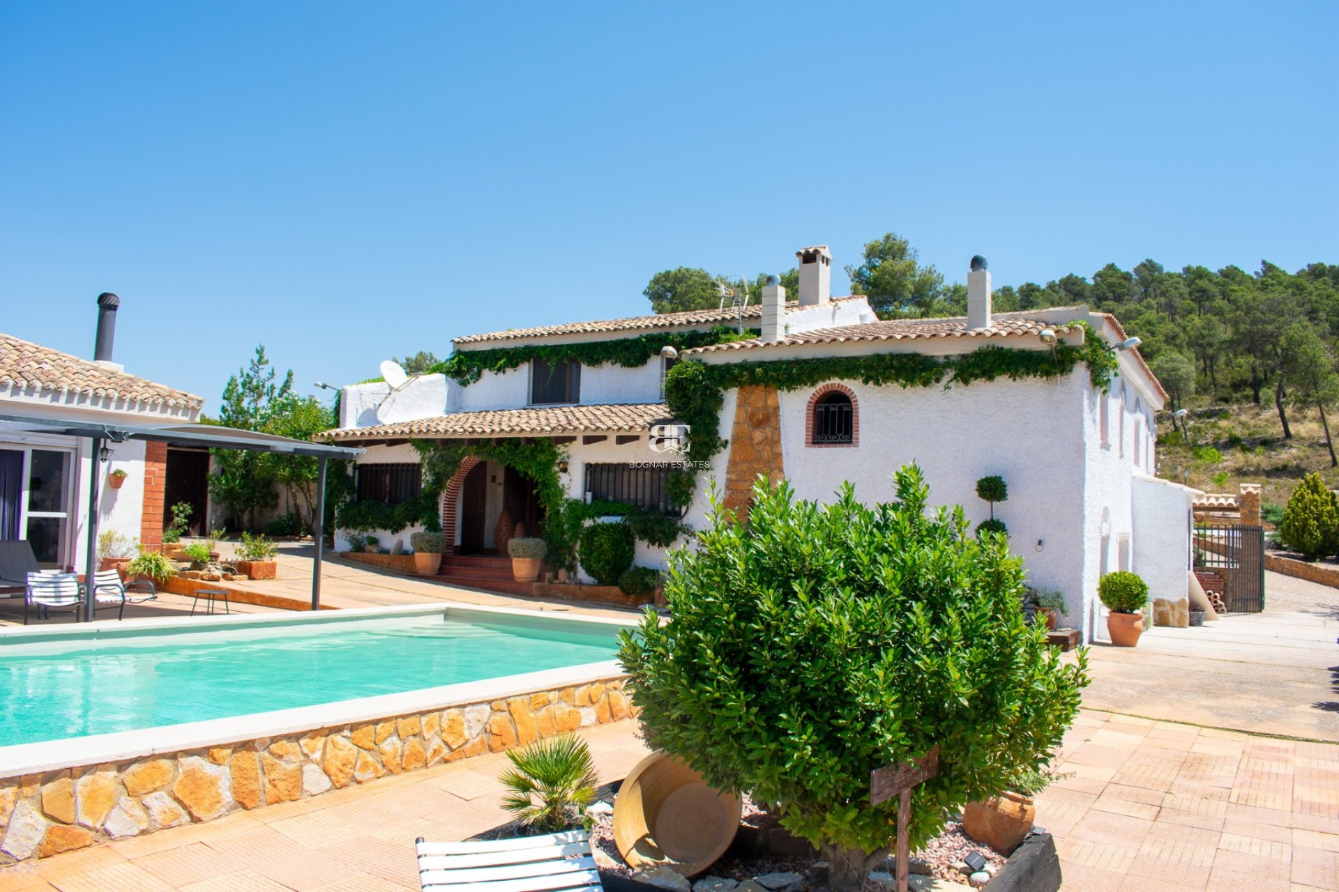 Resale - Villa -
Onil