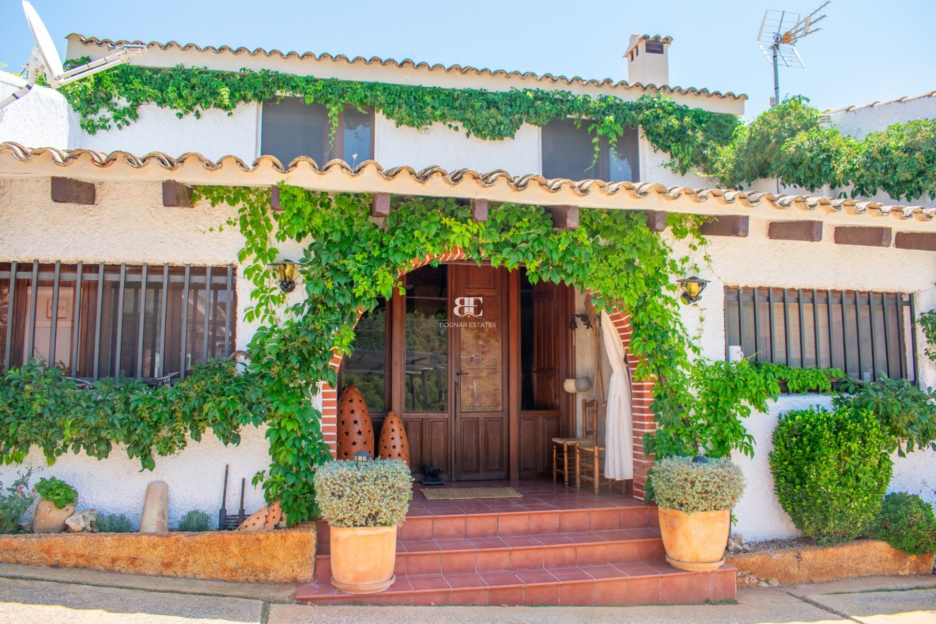 Resale - Villa -
Onil